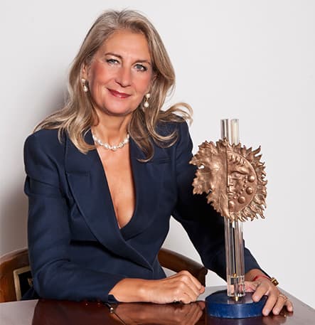 Celebrating the Excellence of Italian Wine with Patrizia Leonardi and QRfox.eu